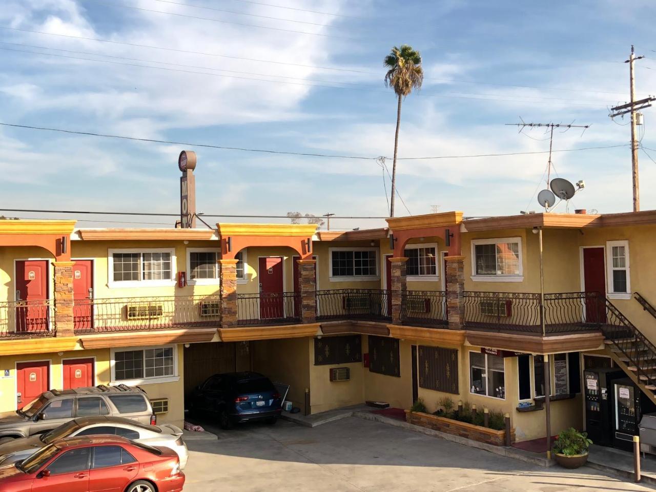 Flight Motel 2*